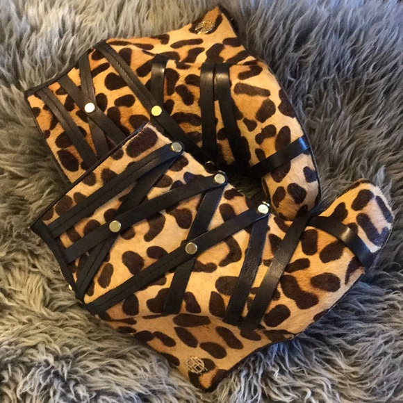 House of Harlow pony hair wedge 6.5 - Picture 6 of 6